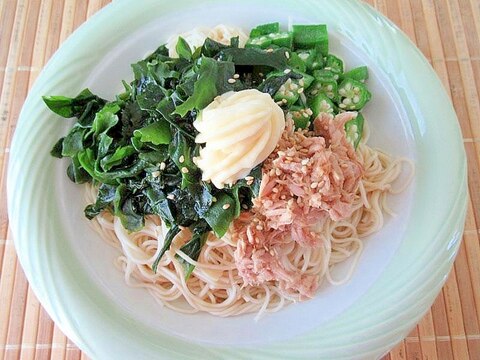 簡単、ツナとおくらとわかめのポン酢そうめん